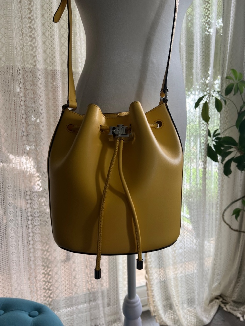 Ralph Lauren Leather drawstring bucket crossbody bag - Picture 13 of 13